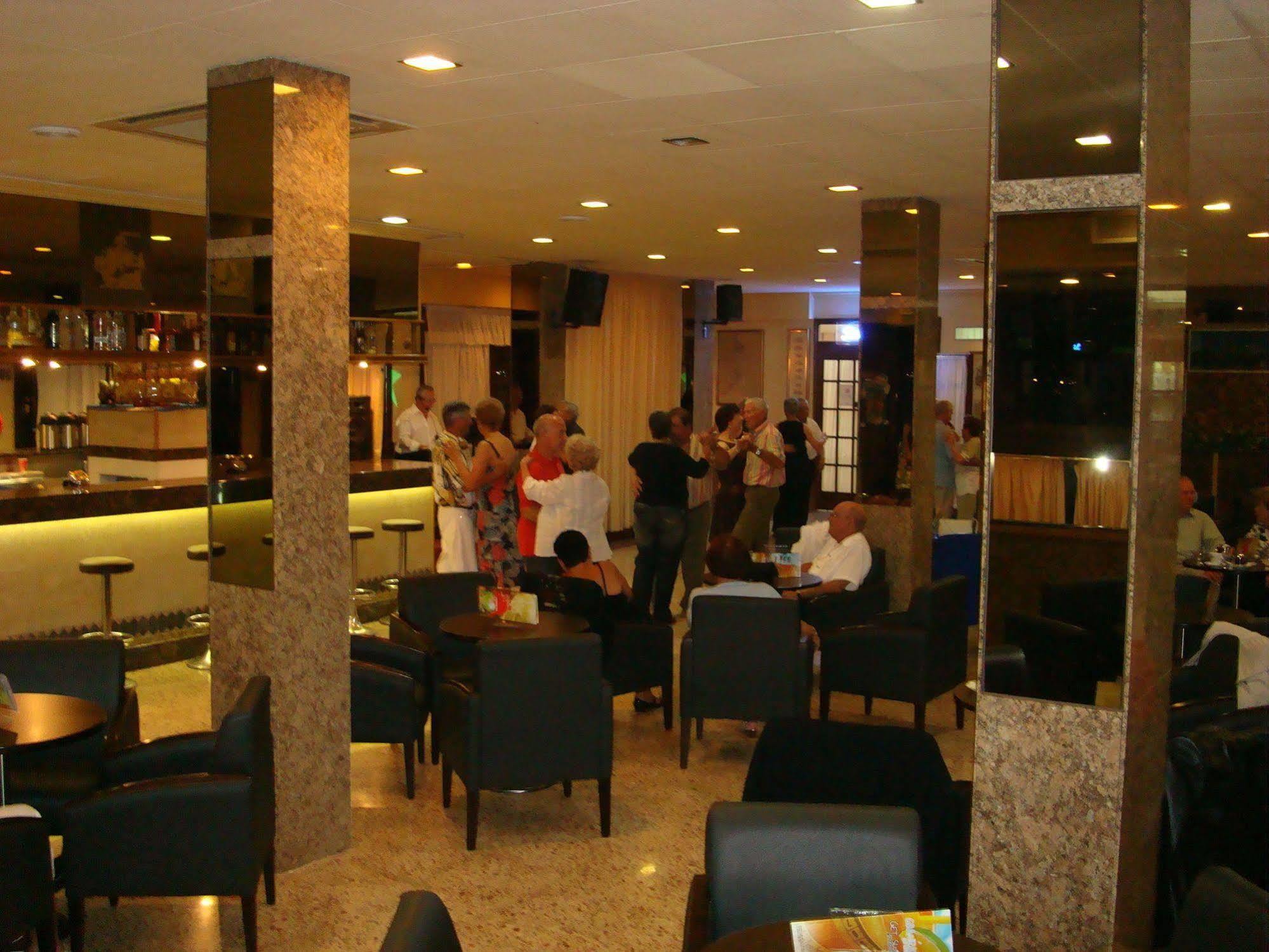 Hotel Univers Roses Exterior foto